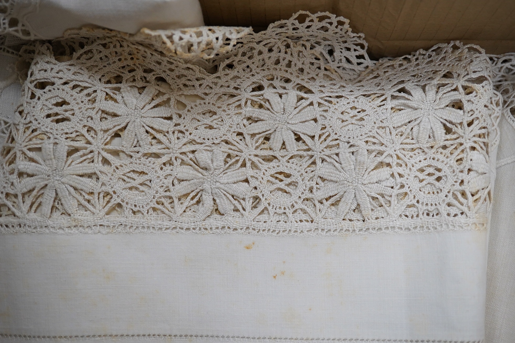 Collection of table linen, including a drawn thread work table centre, collection of embroidered mats and lace edged mats. Condition - good